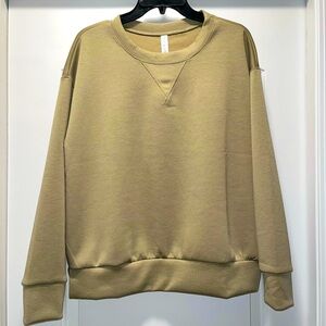 Dear Scarlett, NWT, pullover, small side slit & pleated detail on back. Size L
